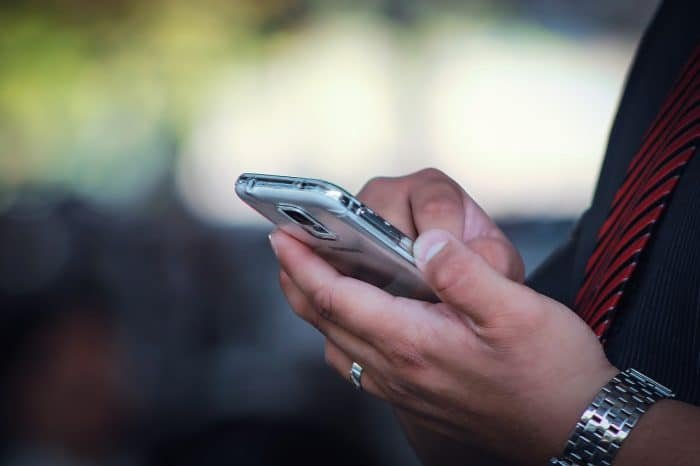 Bssmadeit / smartphone para saber quién es el propietario de un número de teléfono móvil