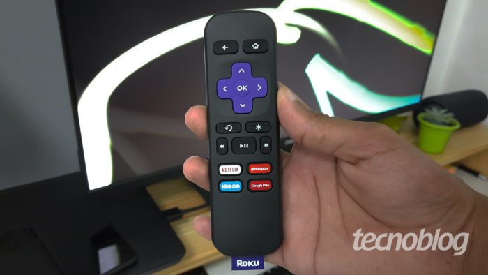 Control remoto Roku Express (Imagen: Darlan Helder / Tecnoblog)