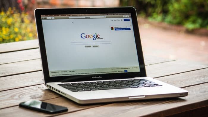 En Google Chrome puede cambiar la cámara y el micrófono predeterminados (Imagen: Reproducción / Pxhere)