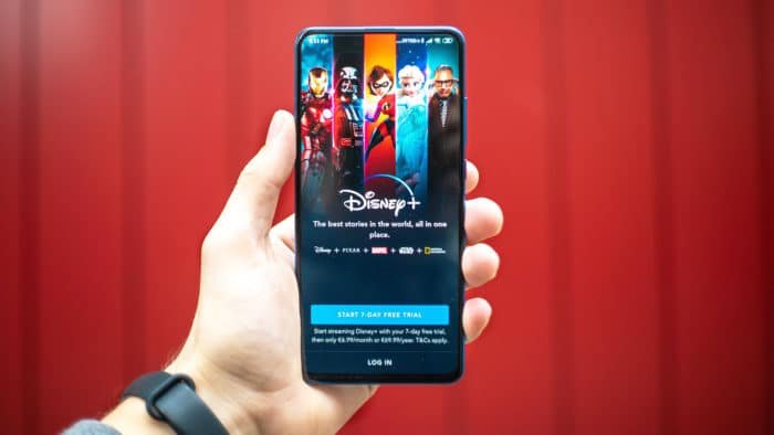 Aplicación oficial de Disney + (Imagen: Mika Baumeister / Unsplash)